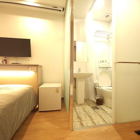 Oyo Hostel Myeongdong 2 Seoul Ruang foto