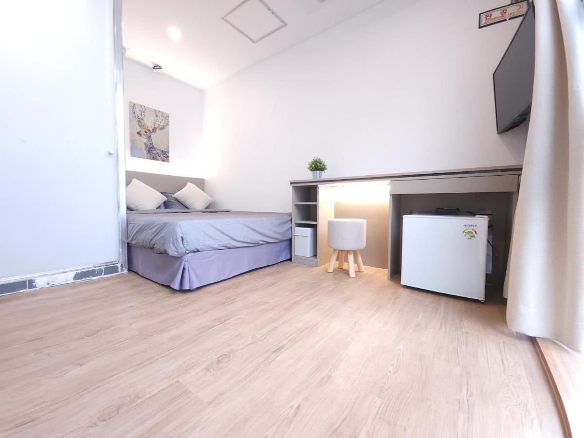 Oyo Hostel Myeongdong 2 Seoul Bagian luar foto