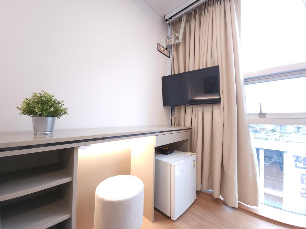 Oyo Hostel Myeongdong 2 Seoul Bagian luar foto