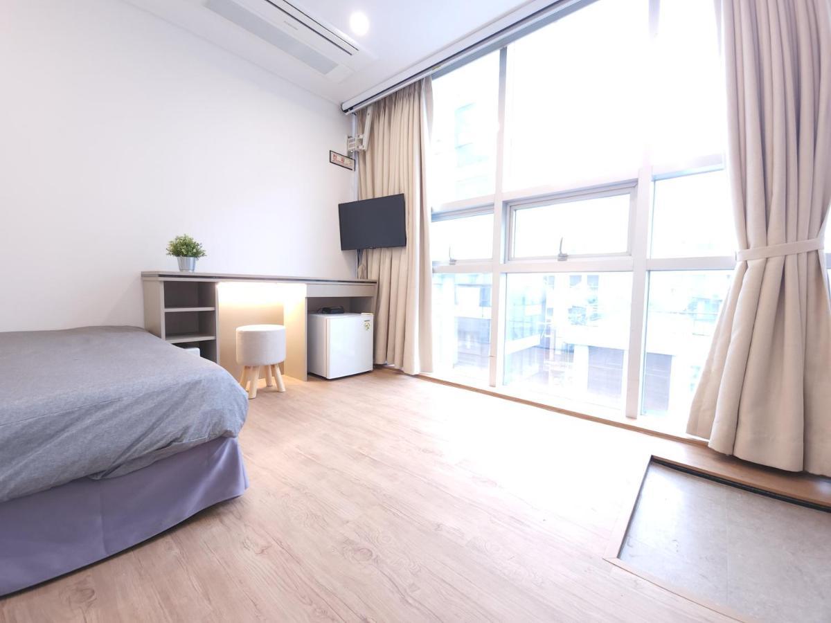Oyo Hostel Myeongdong 2 Seoul Bagian luar foto
