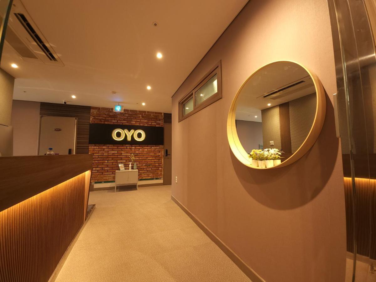 Oyo Hostel Myeongdong 2 Seoul Bagian luar foto
