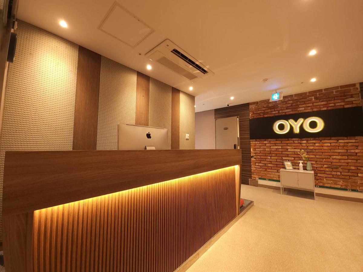 Oyo Hostel Myeongdong 2 Seoul Bagian luar foto