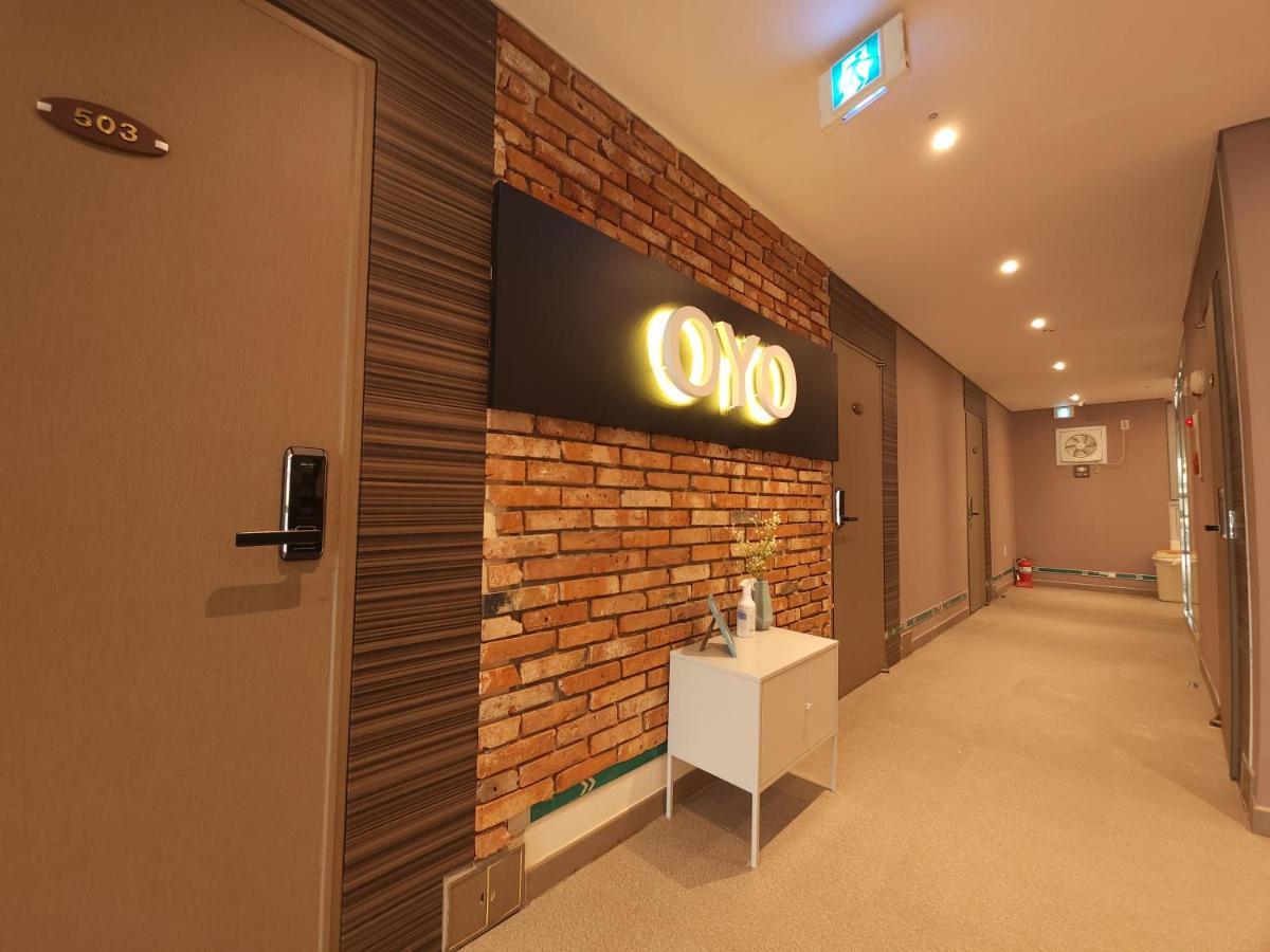 Oyo Hostel Myeongdong 2 Seoul Bagian luar foto