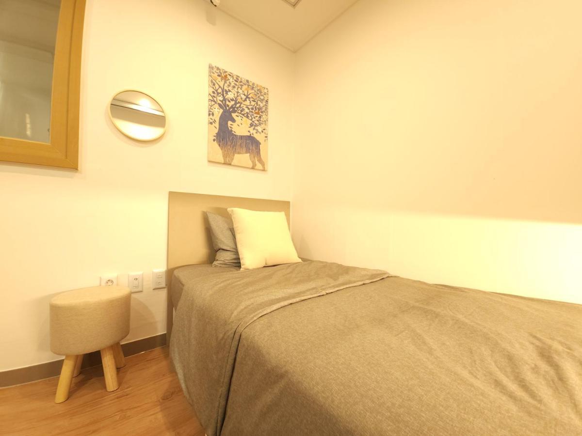 Oyo Hostel Myeongdong 2 Seoul Bagian luar foto