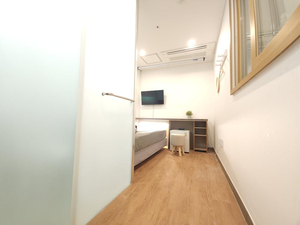 Oyo Hostel Myeongdong 2 Seoul Bagian luar foto