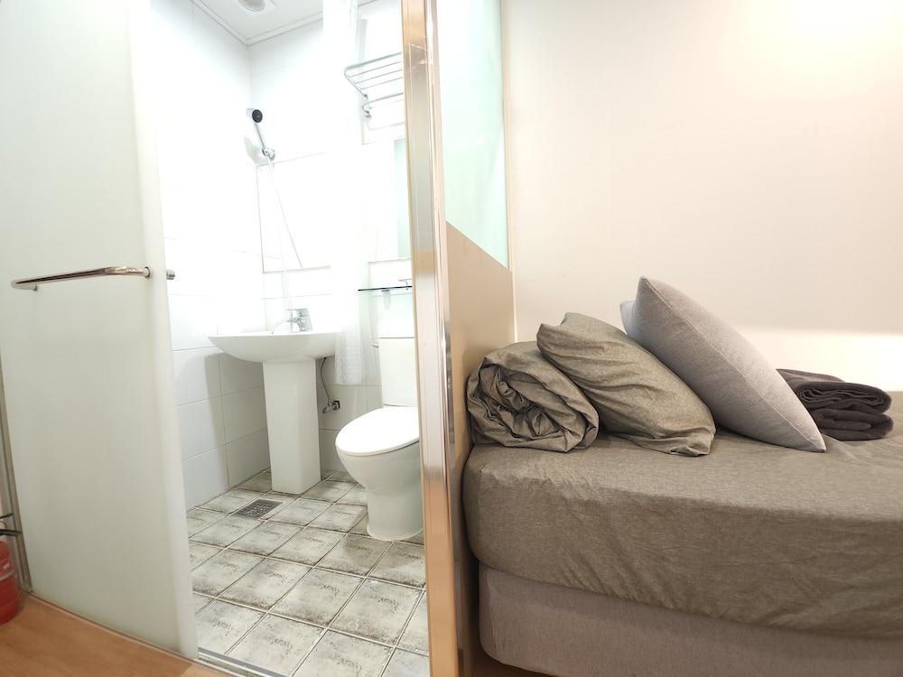 Oyo Hostel Myeongdong 2 Seoul Bagian luar foto