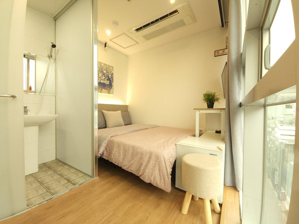 Oyo Hostel Myeongdong 2 Seoul Bagian luar foto