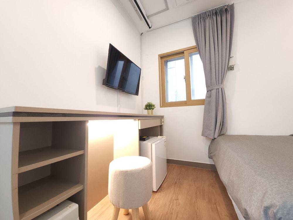 Oyo Hostel Myeongdong 2 Seoul Bagian luar foto
