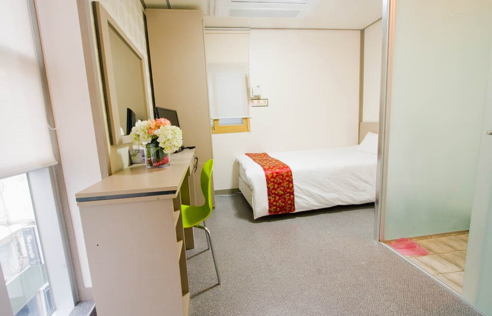 Oyo Hostel Myeongdong 2 Seoul Bagian luar foto