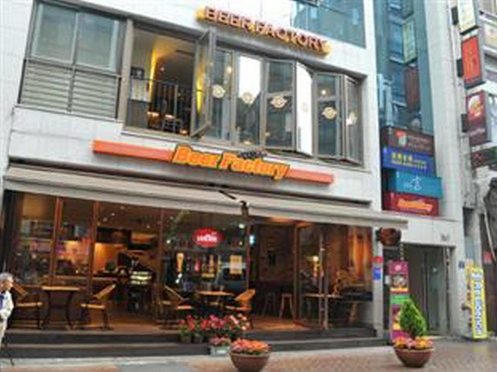 Oyo Hostel Myeongdong 2 Seoul Bagian luar foto